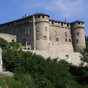 Castello Di Relais Museum Compiano